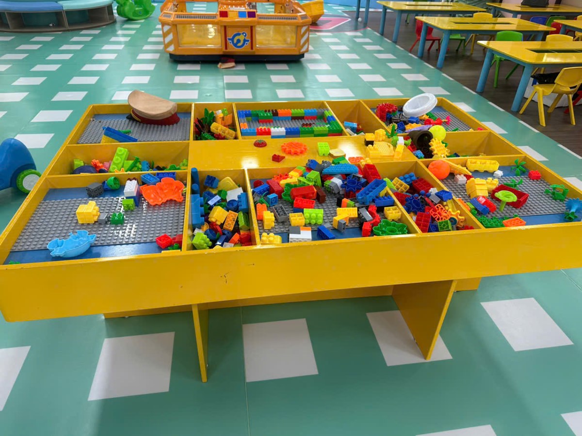 Nhà sách Tân Việt Bạch Mai