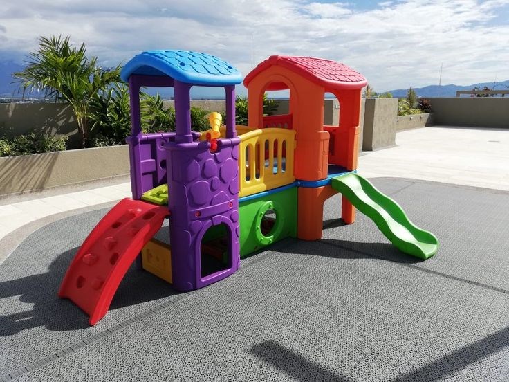 Nhà khối nhựa cầu trượt 