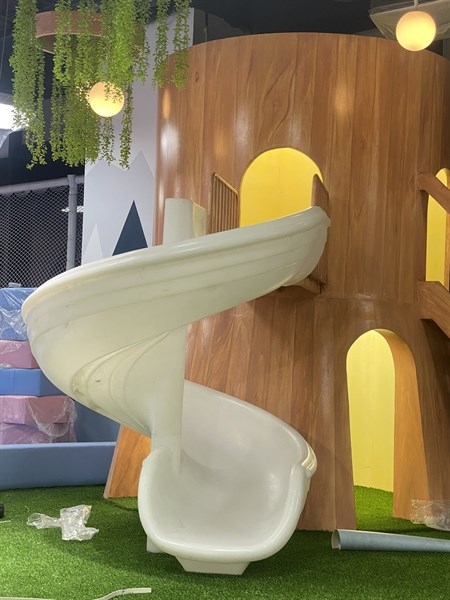 Máng trượt xoắn